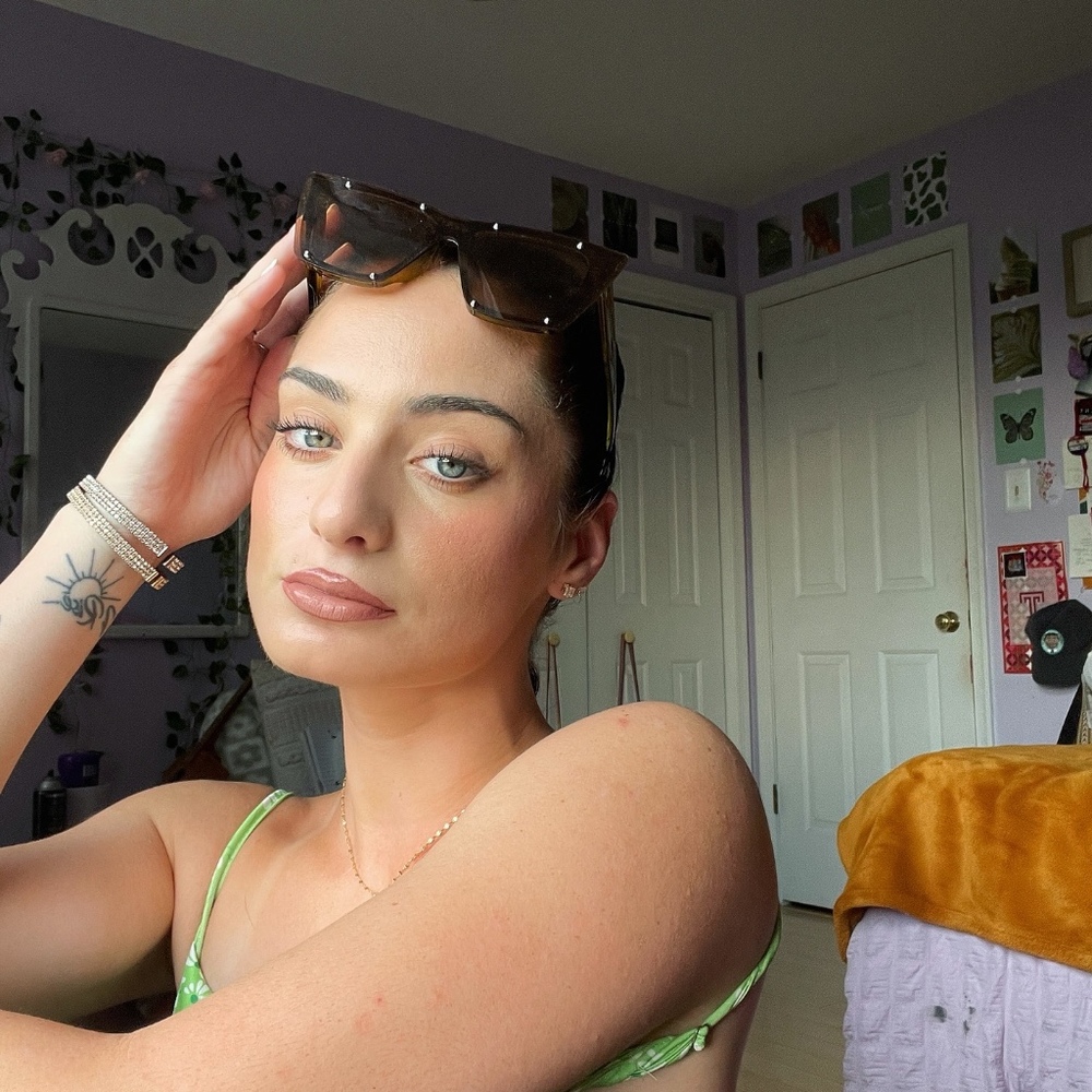 Meet your Posher, Michaela